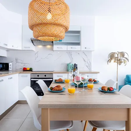Sunny Paradise With Ocean View Apartmán